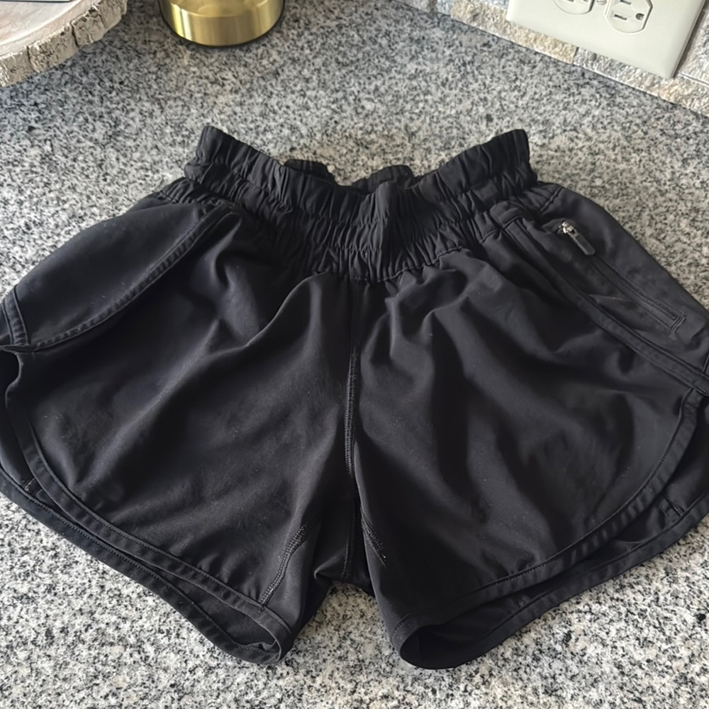Lululemon Black Women's Shorts - Size 4
